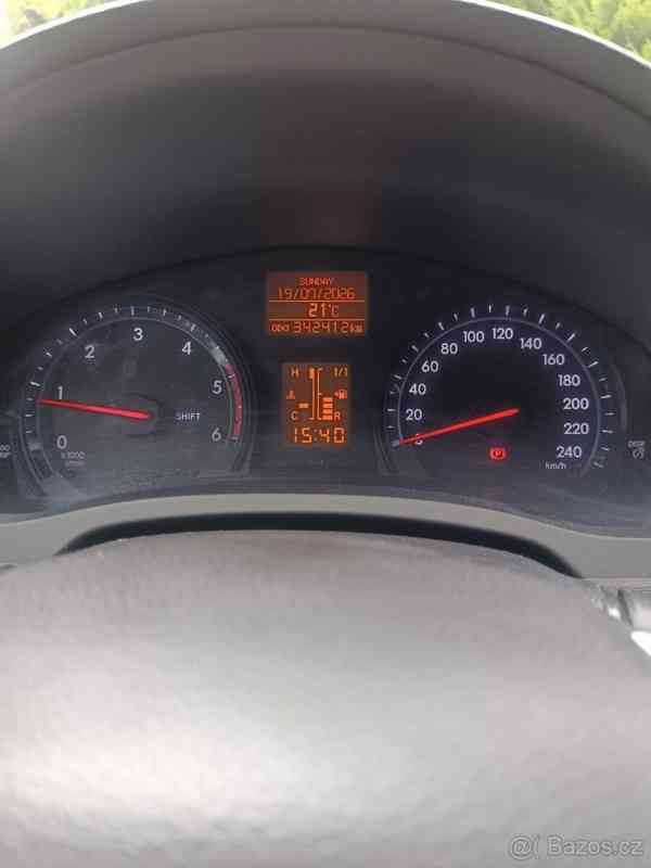 Toyota Avensis 2,0   D-4D, TOP stav, 117 kW - foto 9