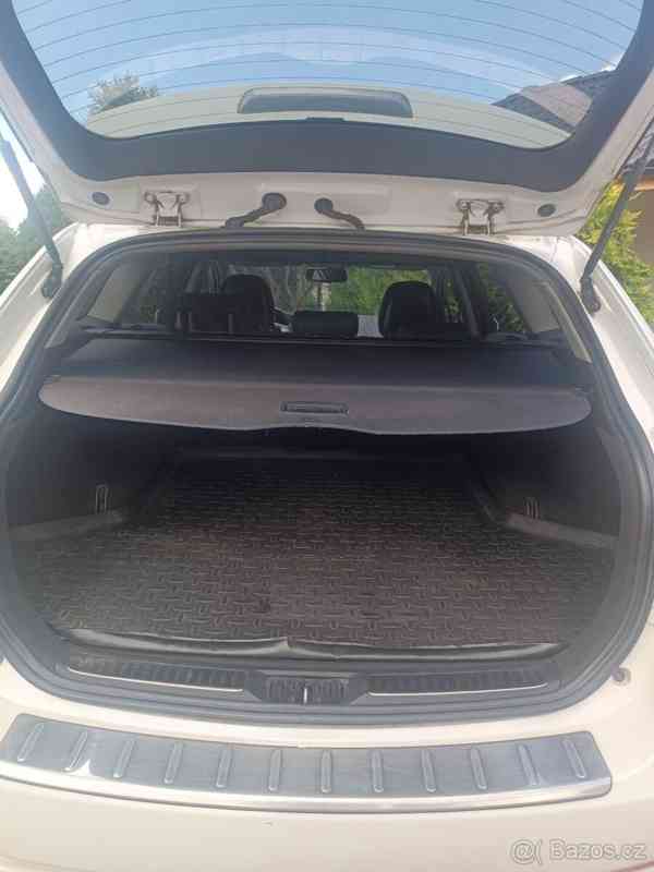 Toyota Avensis 2,0   D-4D, TOP stav, 117 kW - foto 10