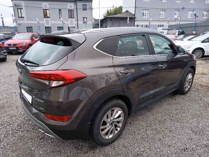 HYUNDAI Tucson 2,0CRDi 4X4 Style ČR 1. maj DPH - foto 9