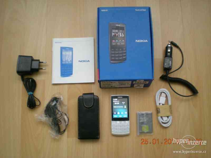 Nokia X3-02 z r.2010 - dotykový telefon s klávesnicí - foto 1