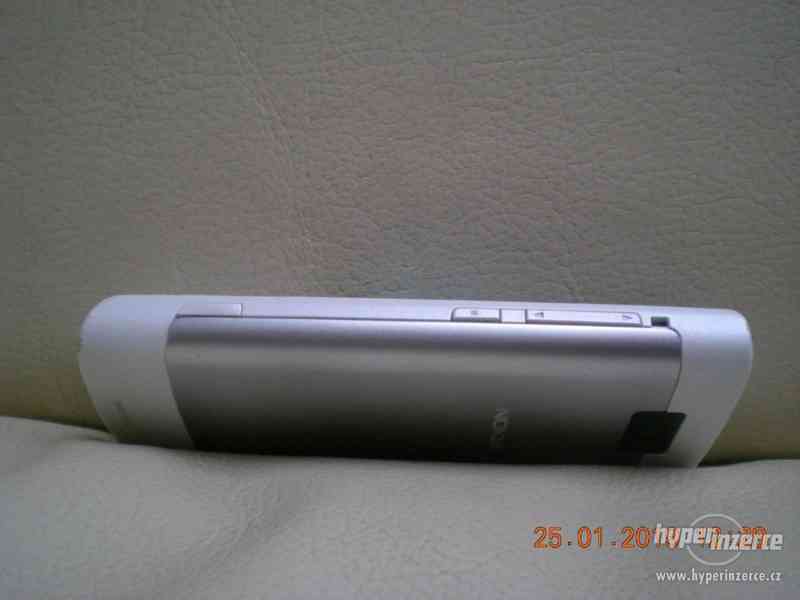 Nokia X3-02 z r.2010 - dotykový telefon s klávesnicí - foto 5