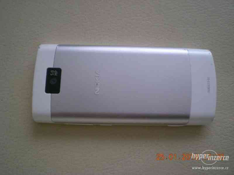 Nokia X3-02 z r.2010 - dotykový telefon s klávesnicí - foto 7