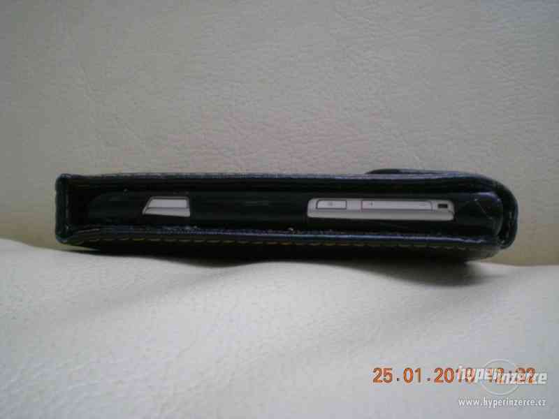 Nokia X3-02 z r.2010 - dotykový telefon s klávesnicí - foto 12