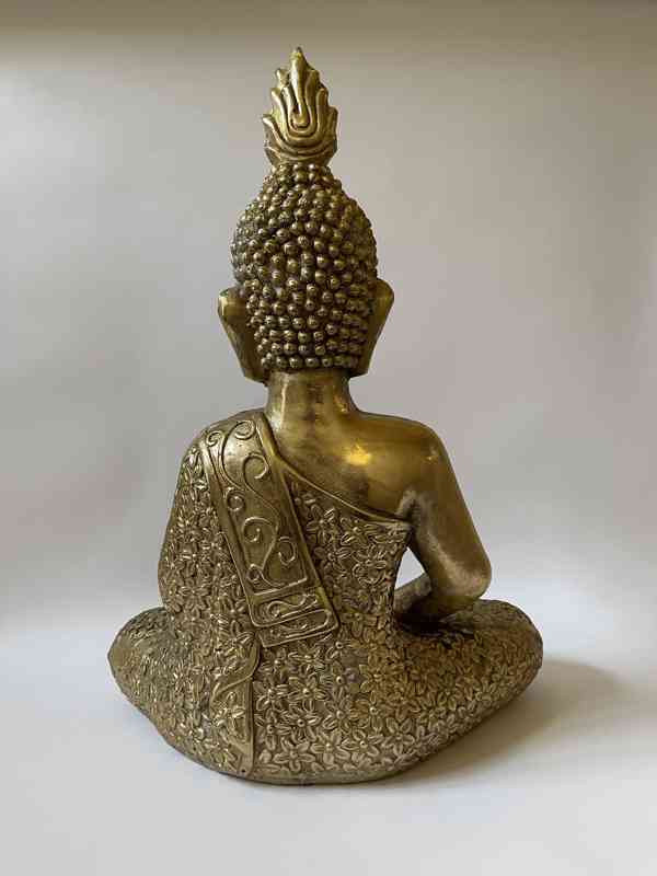 Buddha sedící - zlatá socha - foto 4