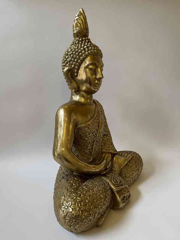 Buddha sedící - zlatá socha - foto 3
