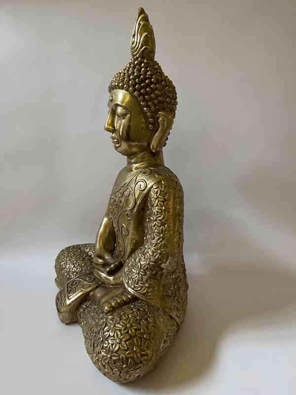 Buddha sedící - zlatá socha - foto 2
