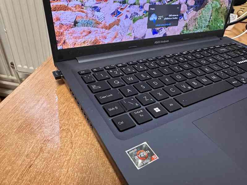 ASUS Vivobook s OLED displejem - rozlišení obrazovky 4K - foto 2