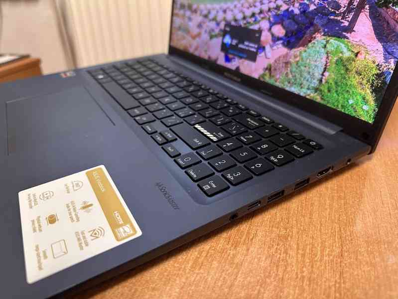 ASUS Vivobook s OLED displejem - rozlišení obrazovky 4K - foto 3