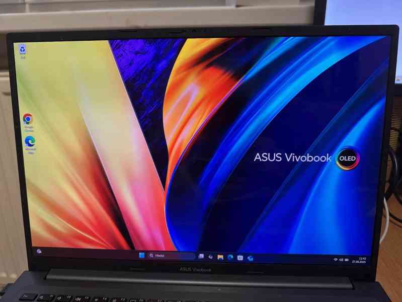 ASUS Vivobook s OLED displejem - rozlišení obrazovky 4K - foto 5