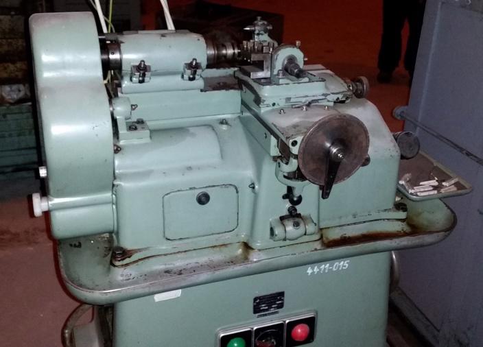 Automatický podtáčecí soustruh na odvalovací frézy 124  - foto 3