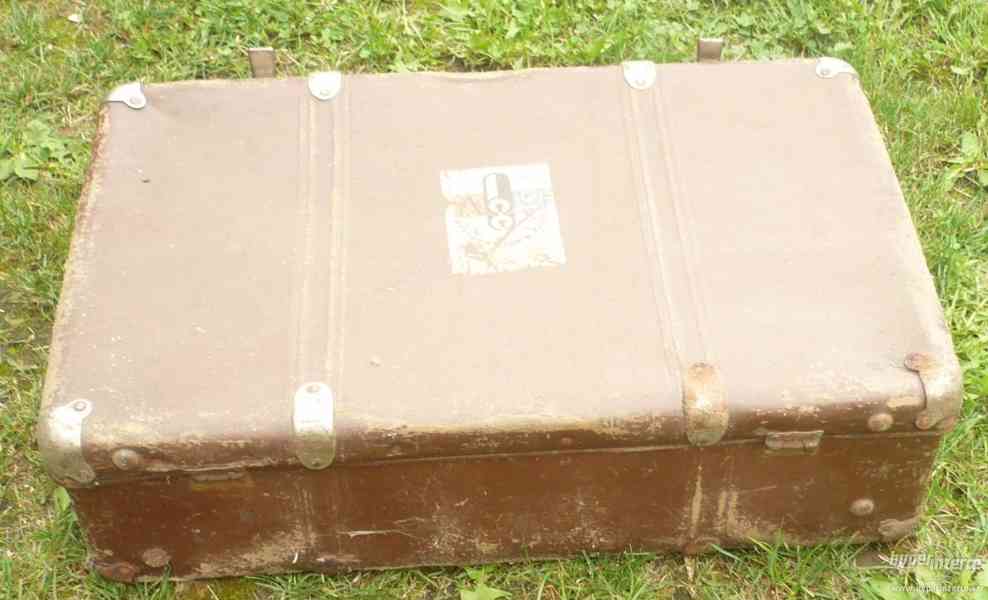 Starý pevný kufr 55cm - foto 4