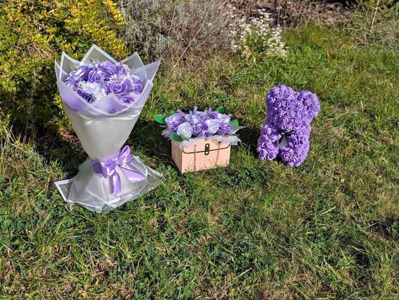Ručně vyráběné květiny ze stuh - foto 2