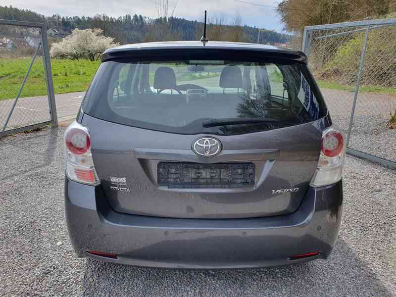 Toyota Verso 1.6 i benzín 97kw - foto 2