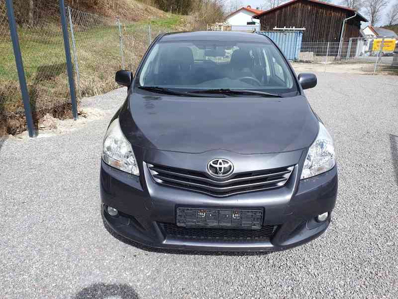 Toyota Verso 1.6 i benzín 97kw - foto 16