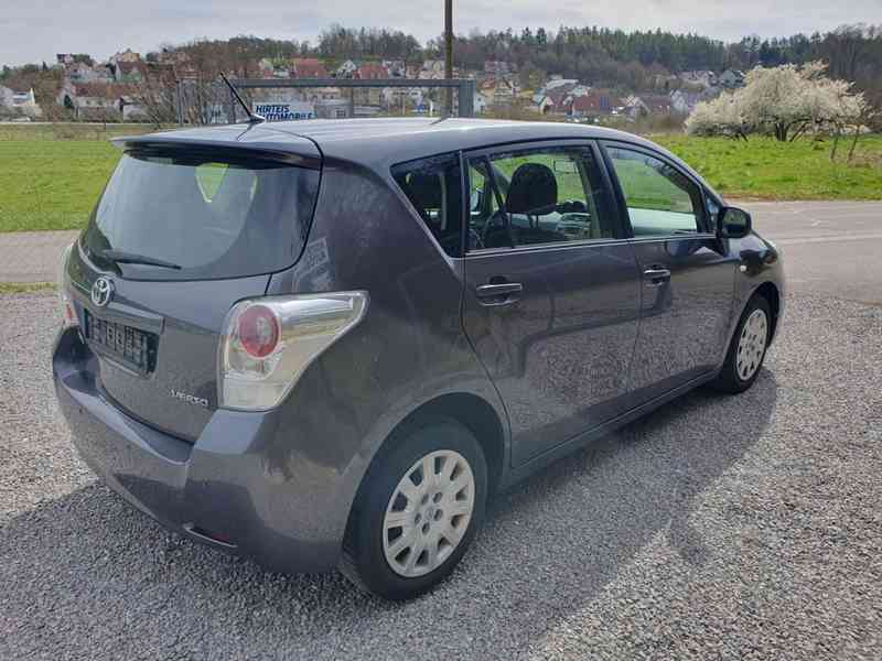 Toyota Verso 1.6 i benzín 97kw - foto 13