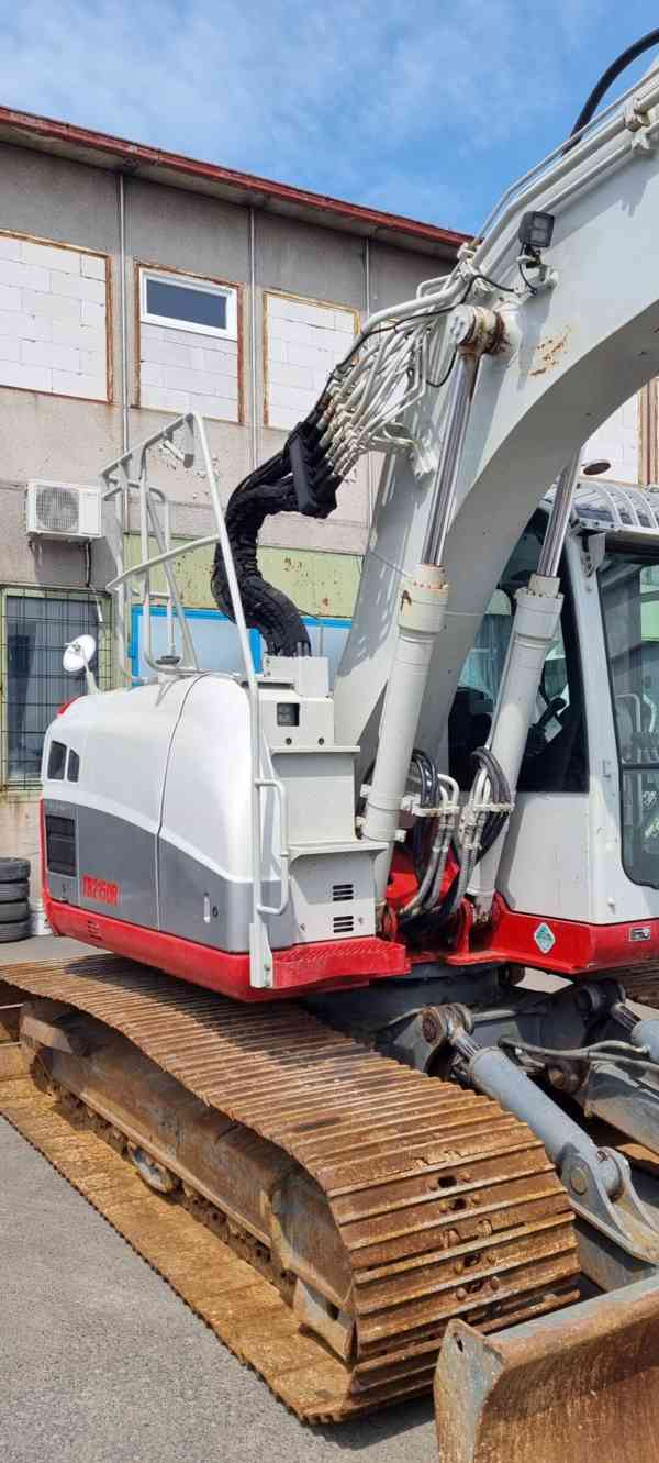 Rypadlo Takeuchi TB2150R 16t - foto 11