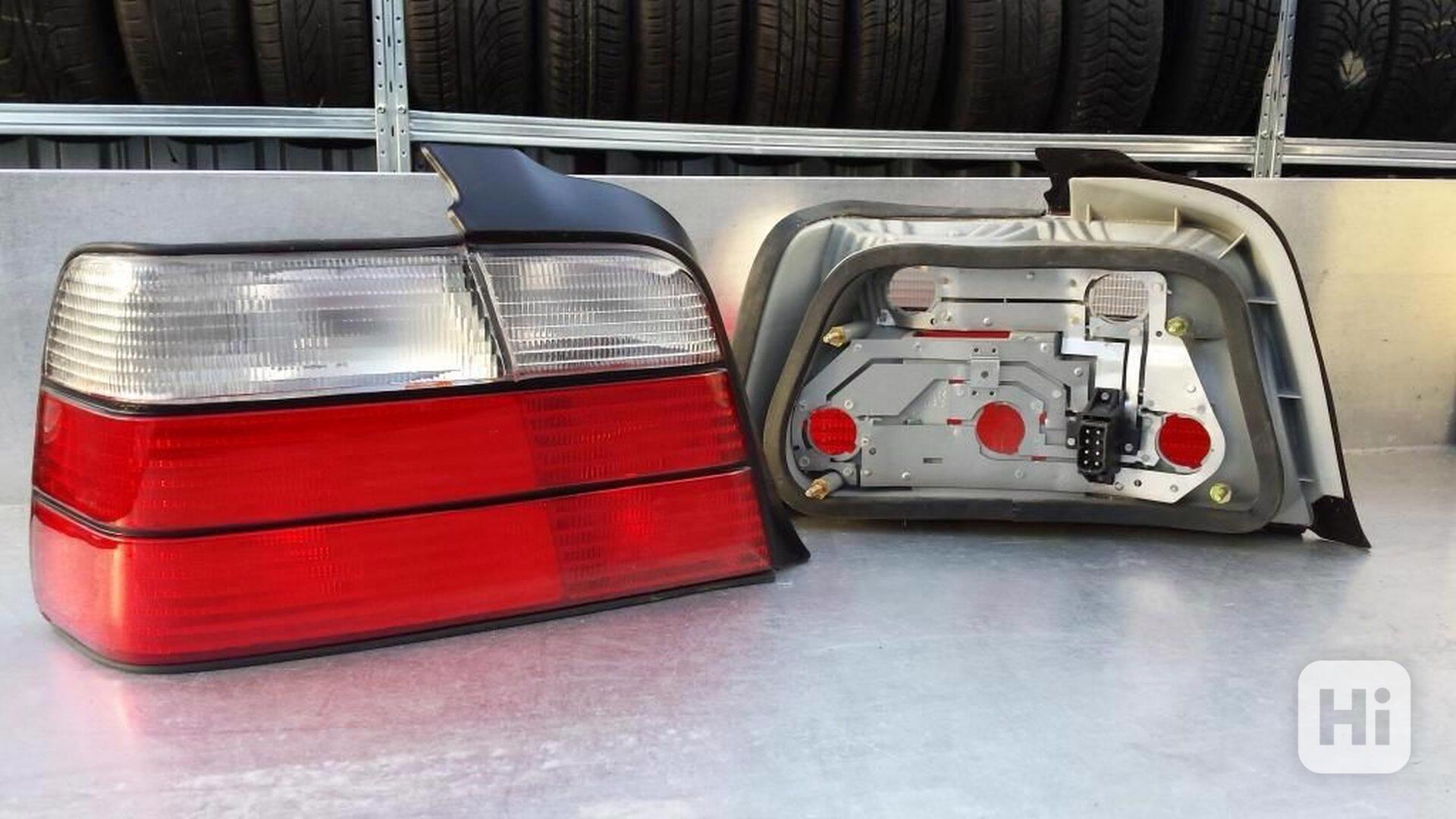 BMW E36 (sedan) zadní světla. - foto 1