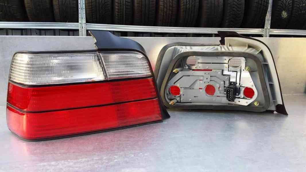 BMW E36 (sedan) zadní světla. - foto 1