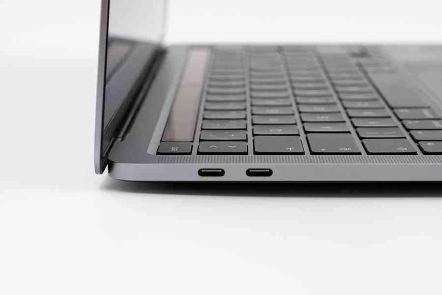 MacBook Pro 13" 2020 M1 Space Gray + Záruka! - foto 4