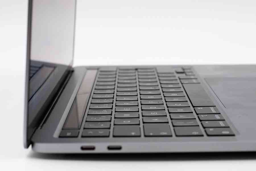 MacBook Pro 13" 2020 M1 Space Gray + Záruka! - foto 5
