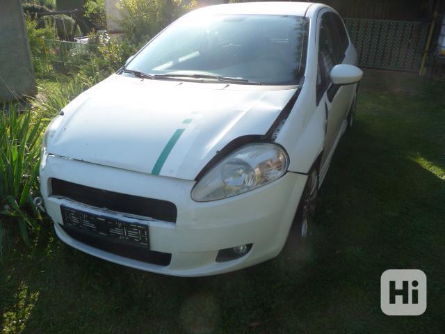 Fiat Grande Punto 1,4 19V - foto 1