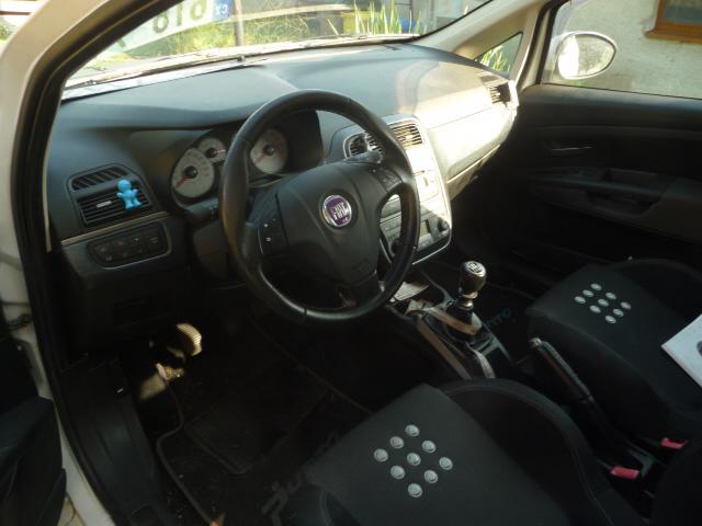 Fiat Grande Punto 1,4 19V - foto 2