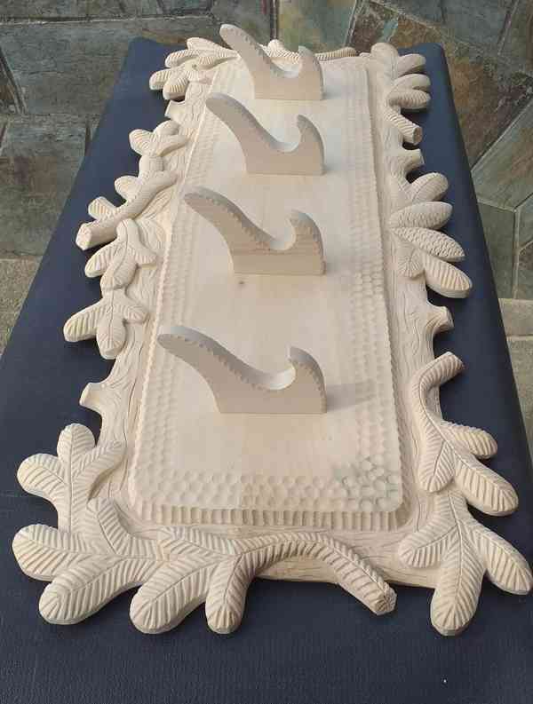 Luxusní řezbovaný myslivecký věšák - foto 2