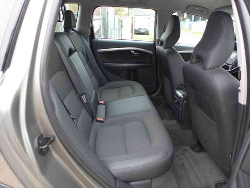 Volvo XC70 2,4 D 4X4, PLNÝ SERVIS, TOP - foto 9