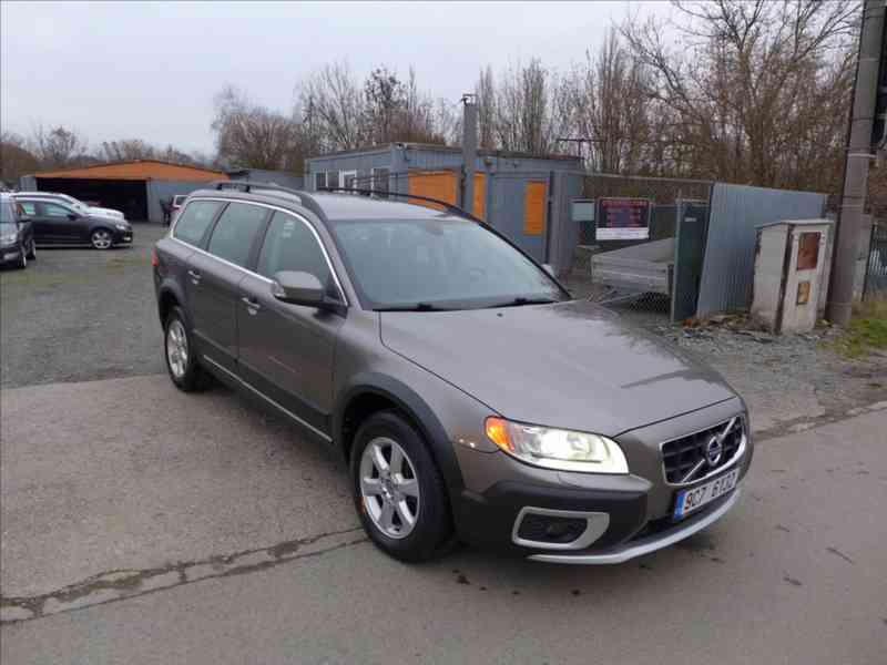 Volvo XC70 2,4 D 4X4, PLNÝ SERVIS, TOP - foto 2