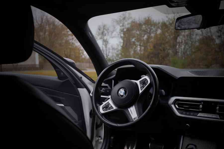 BMW 330i xDrive Sedan M Sport 2019 - foto 11