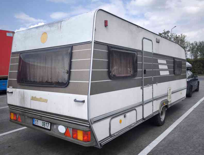 Pěkný karavan Eriba vhodný k přihlášení. Dovoz možný. - foto 3