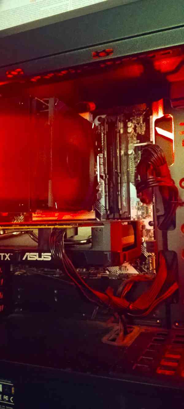 Mimořádná vysoce výkonná herní PC sestava - foto 8
