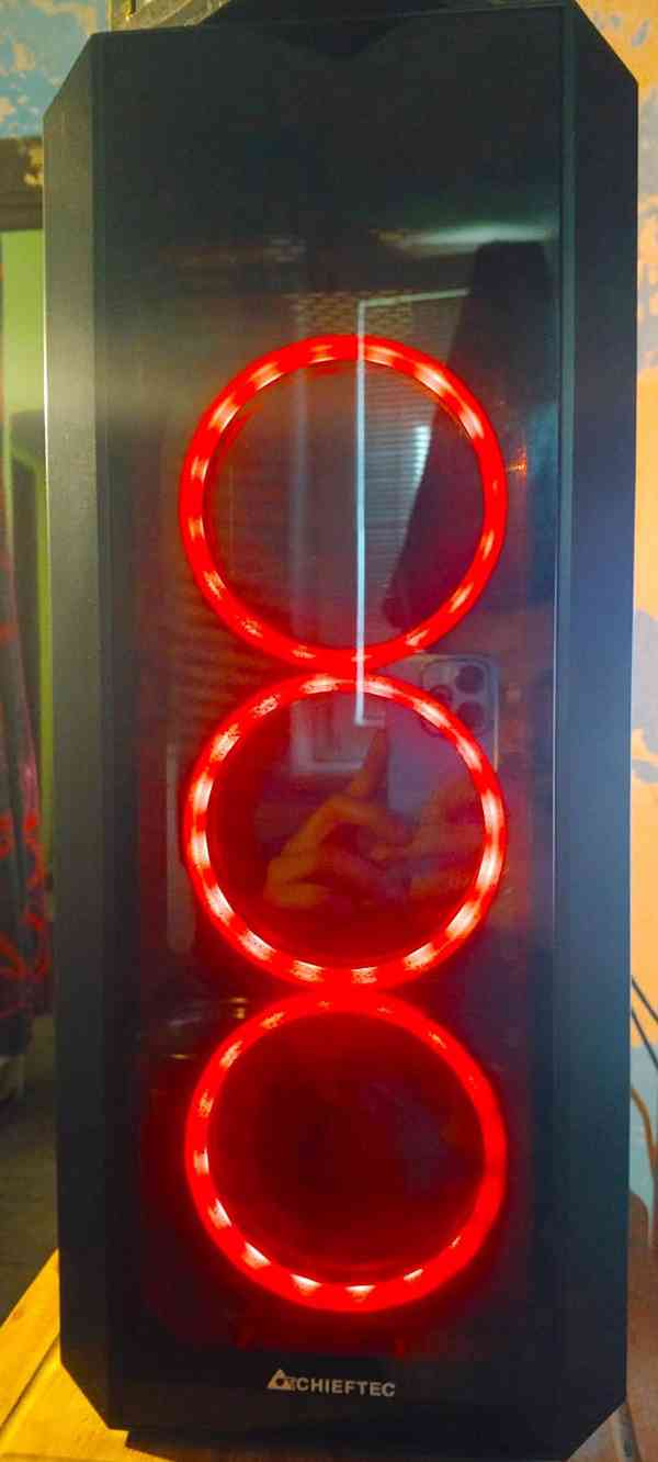 Mimořádná vysoce výkonná herní PC sestava - foto 4