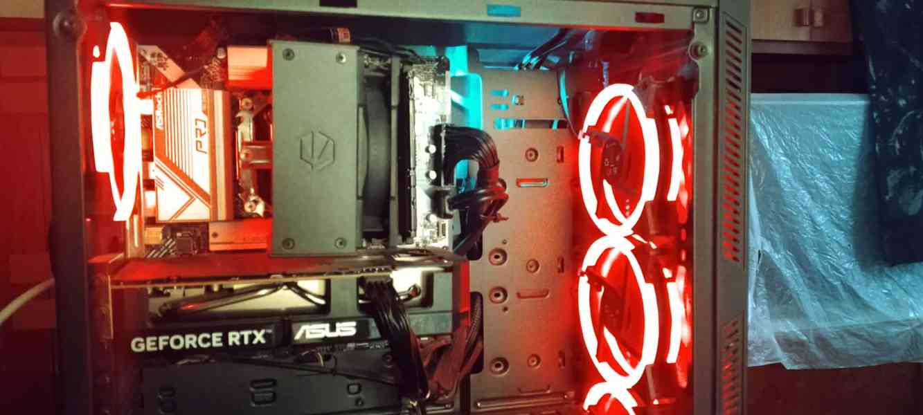 Mimořádná vysoce výkonná herní PC sestava - foto 7