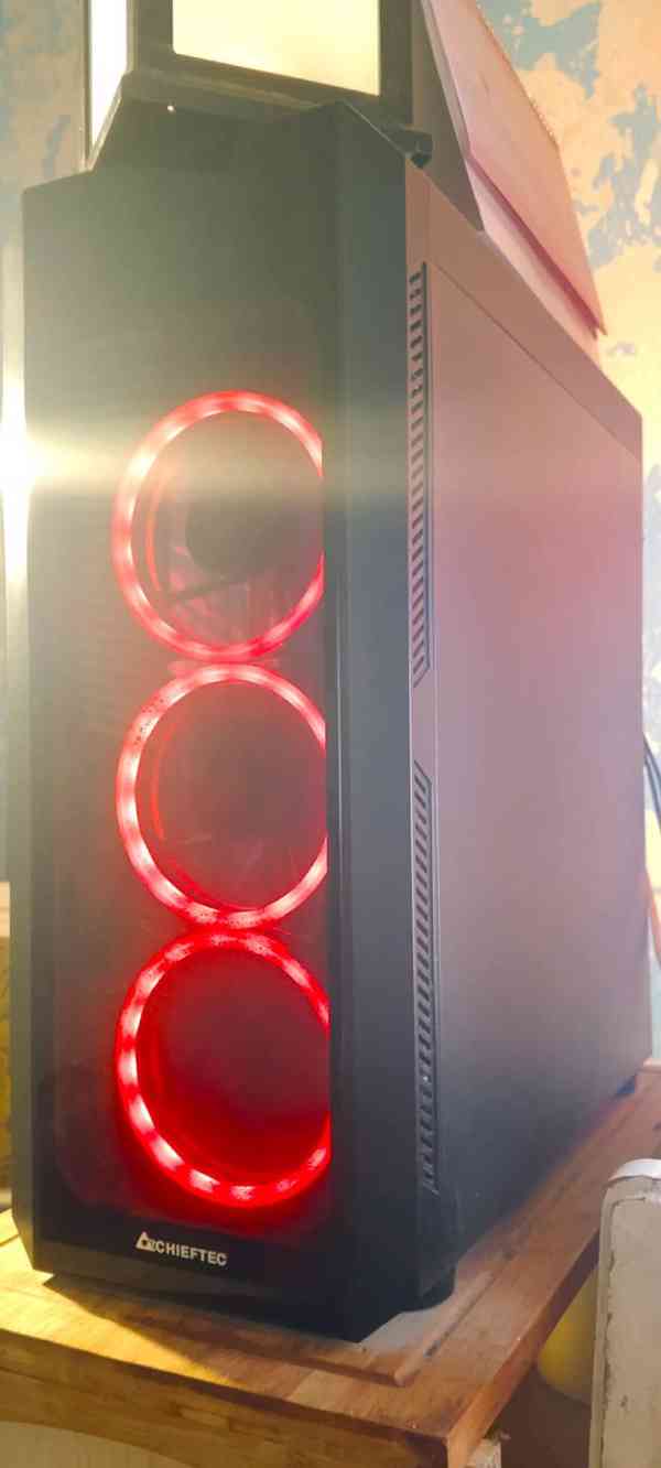 Mimořádná vysoce výkonná herní PC sestava - foto 2