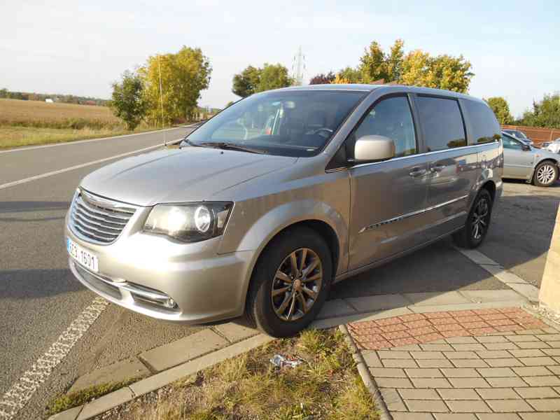 Chrysler Town Country 3,6 Limited S Type TOP 2014 - foto 2