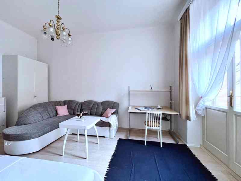 Nabízím světlý neprůchozí pokoj 19 m²  - foto 2
