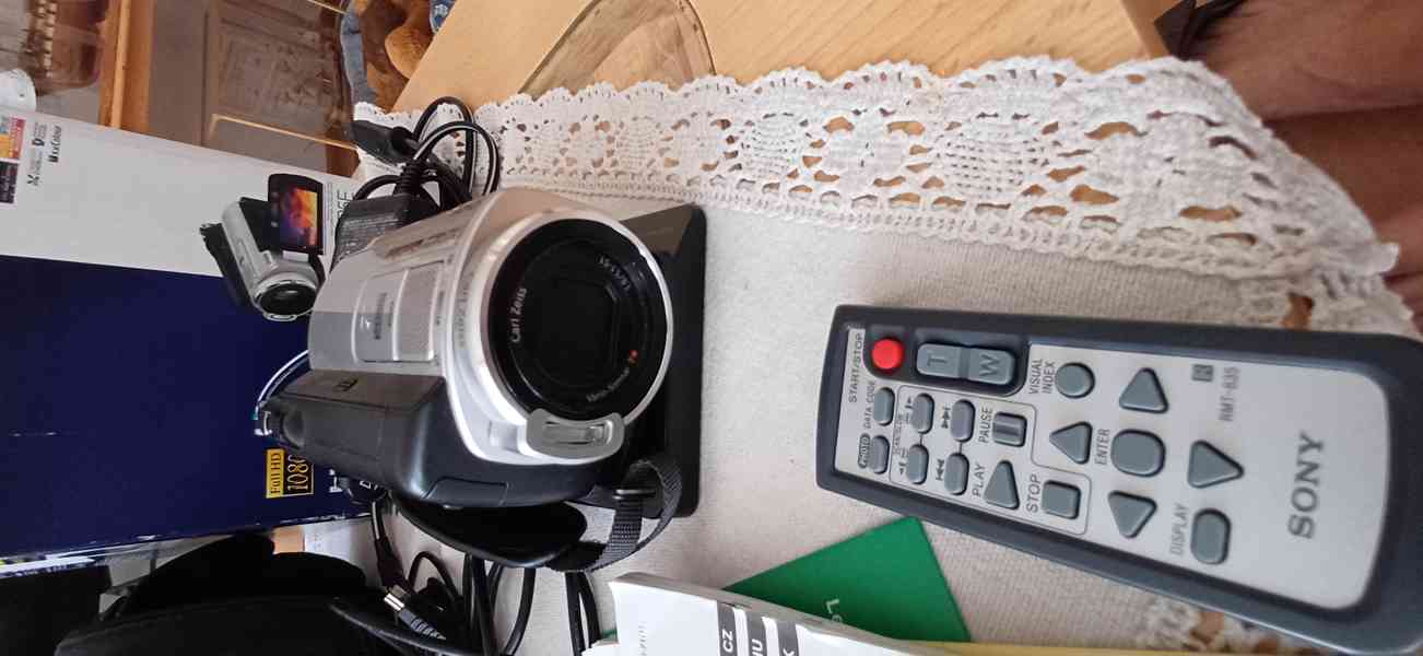 Digitální kamera Sony HDR-SR5E, 40GB  HDD - foto 3