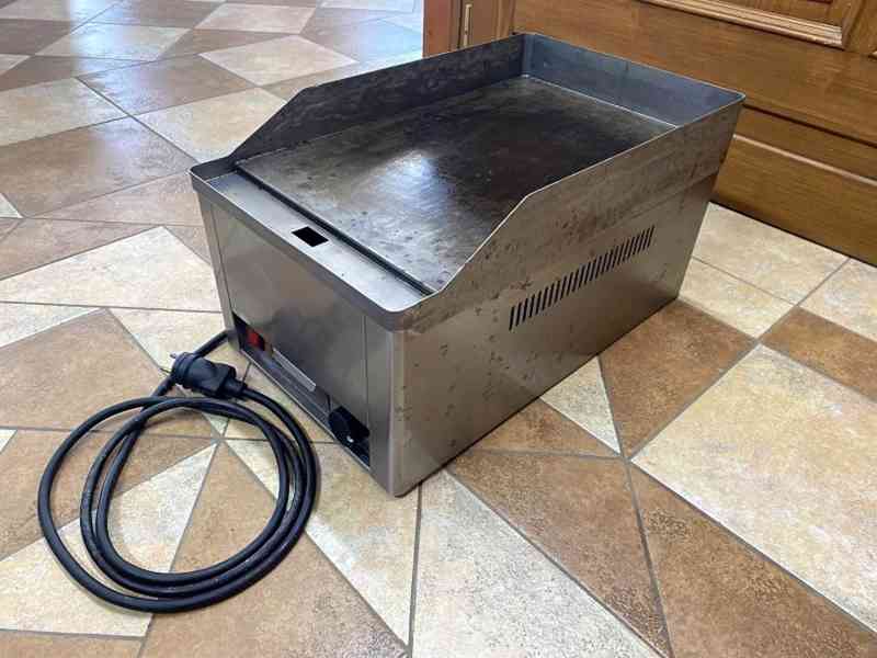  823 PROFI elektrická grilovací hladká deska na 230 V  - foto 2