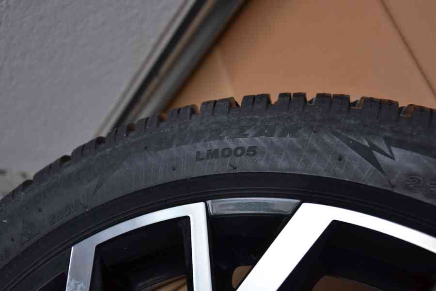 NOVÁ zimní Alu sada Š.Superb III, IV, VW B8/9-235/40R19 Brid - foto 4