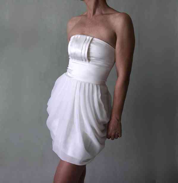 Bílé korzetové šaty - satén a šifon I LOVE LINK vel.32 - foto 4