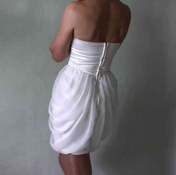 Bílé korzetové šaty - satén a šifon I LOVE LINK vel.32 - foto 7