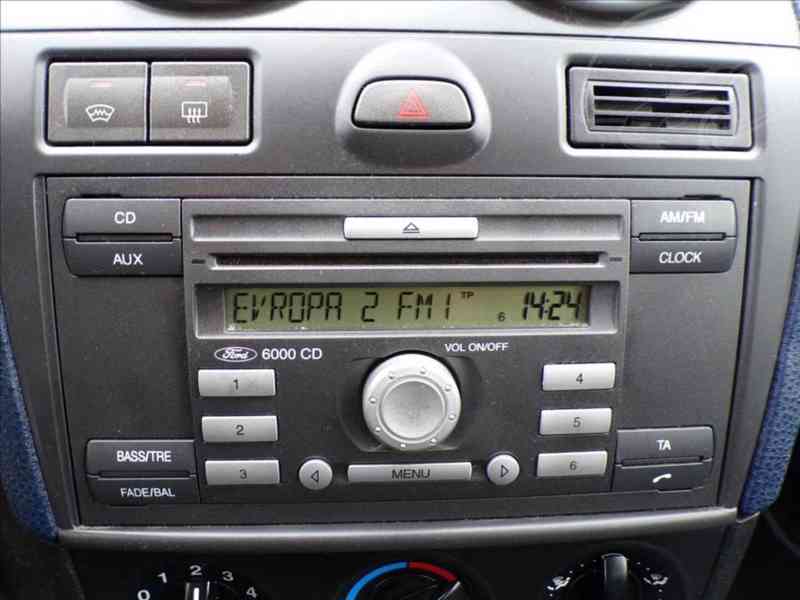 Ford Fiesta 1,3 i 1.MAJITEL,KLIMATIZACE - foto 7