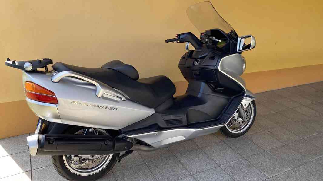 Suzuki Burgman AN 650 / zánovní pneu / orig.stav - foto 4