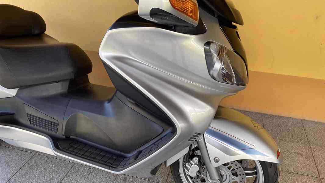 Suzuki Burgman AN 650 / zánovní pneu / orig.stav - foto 7