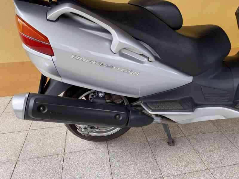 Suzuki Burgman AN 650 / zánovní pneu / orig.stav - foto 12