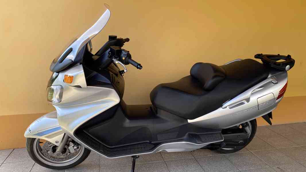 Suzuki Burgman AN 650 / zánovní pneu / orig.stav - foto 2
