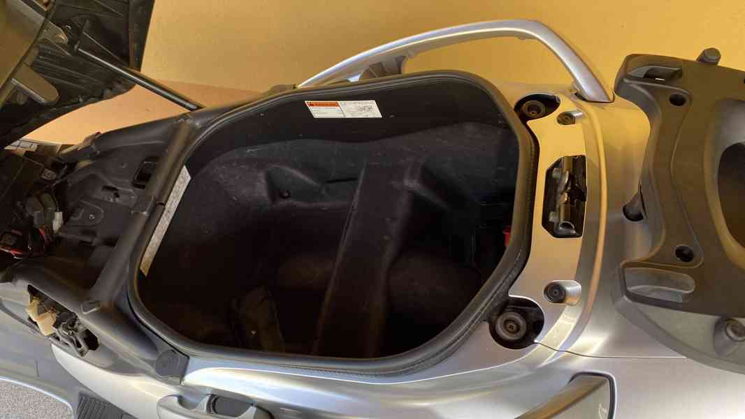 Suzuki Burgman AN 650 / zánovní pneu / orig.stav - foto 8