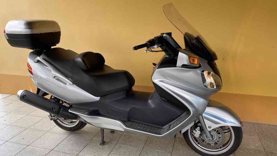 Suzuki Burgman AN 650 / zánovní pneu / orig.stav - foto 6
