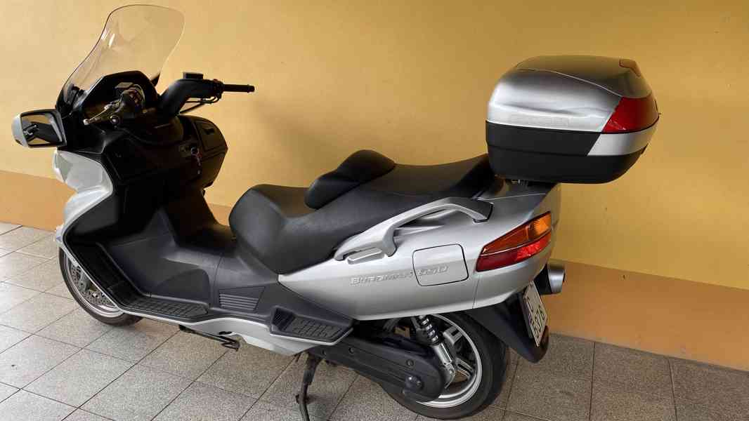 Suzuki Burgman AN 650 / zánovní pneu / orig.stav - foto 3